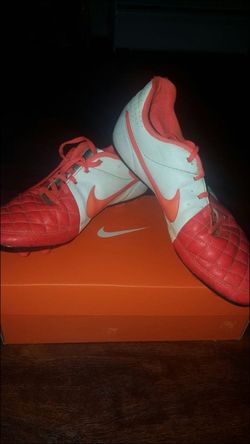 NIKE TIEMPO SOCCER CLEATS