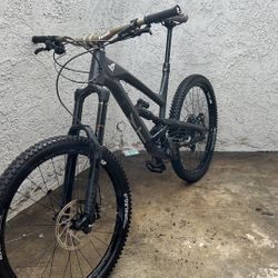 2021 Yt Capra Base AL, XL, 27.5