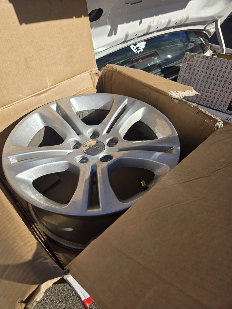 2023 Dodge Charger Wheels