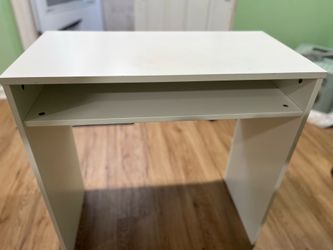 Small white Desk