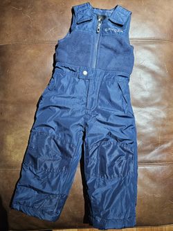 Toddlers Snowbib. Size 2T. $10