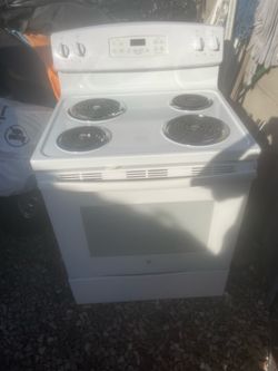 Electric stove / oven  very clean great condition