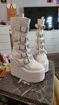 Demonin Boots