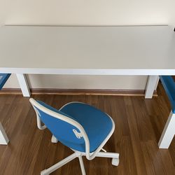 Blue & White desktop set with moveable chair, expandable height for table and chair, like new boys desk set see photos for measurement great condition