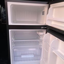3.2 Cf. Haier Refrigerator With Separate Freezer.