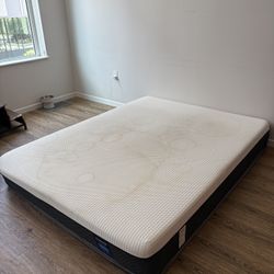 FREE Queen Mattress (giving $25 To Whoever Picks It Up)