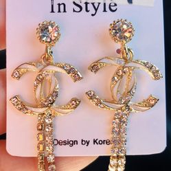 Beautiful Brand Fashion Earrings 😍