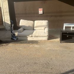 FREE in the alley Behind 9th And Wilshire 