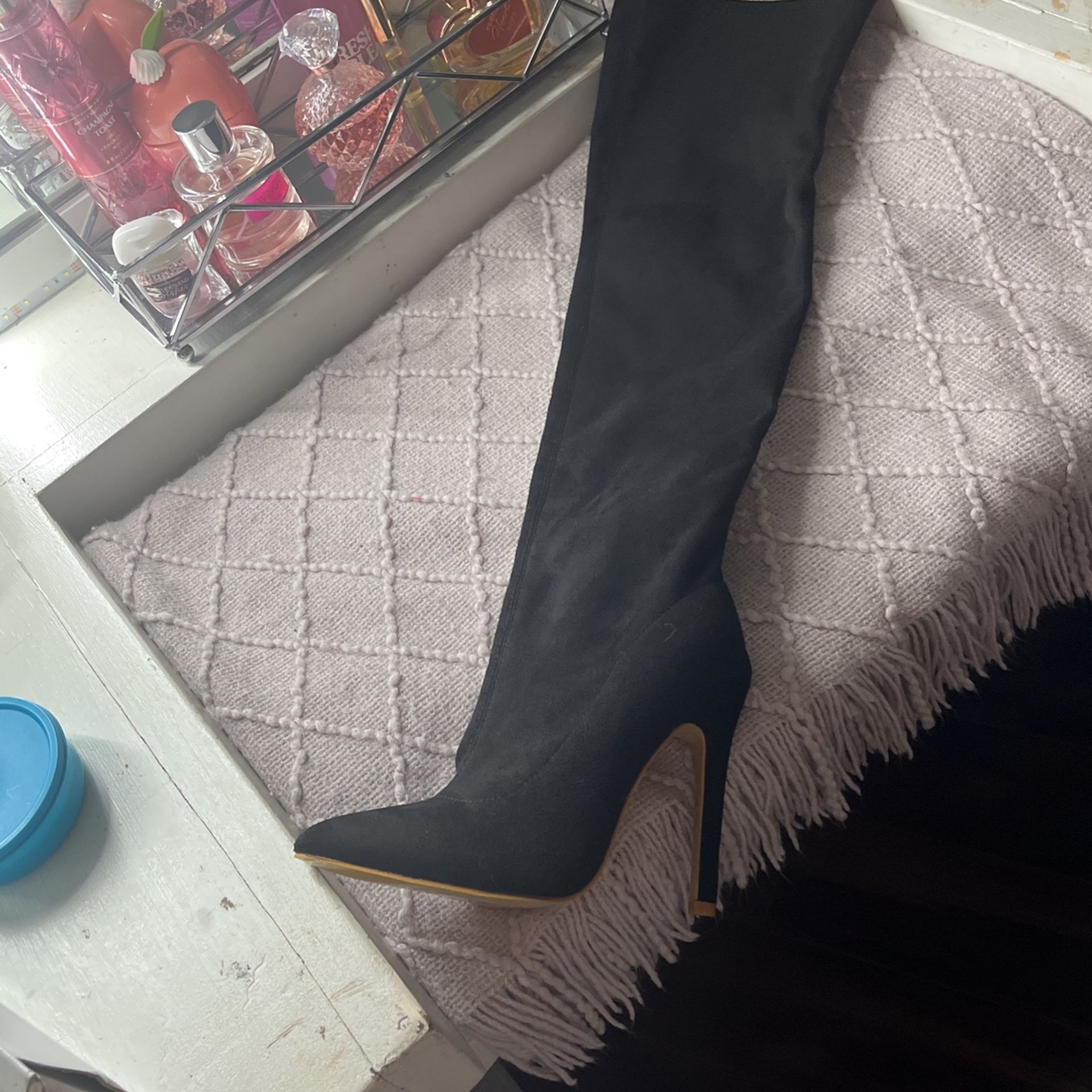 Black Thigh Boots for Sale in San Antonio, TX - OfferUp