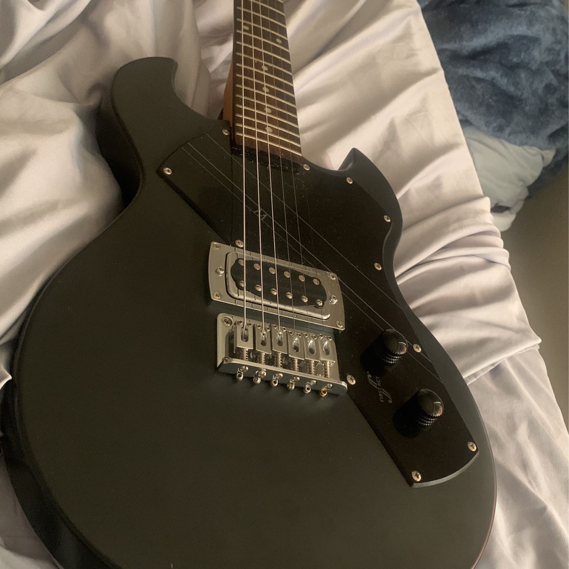 First act Electric Guitar 222