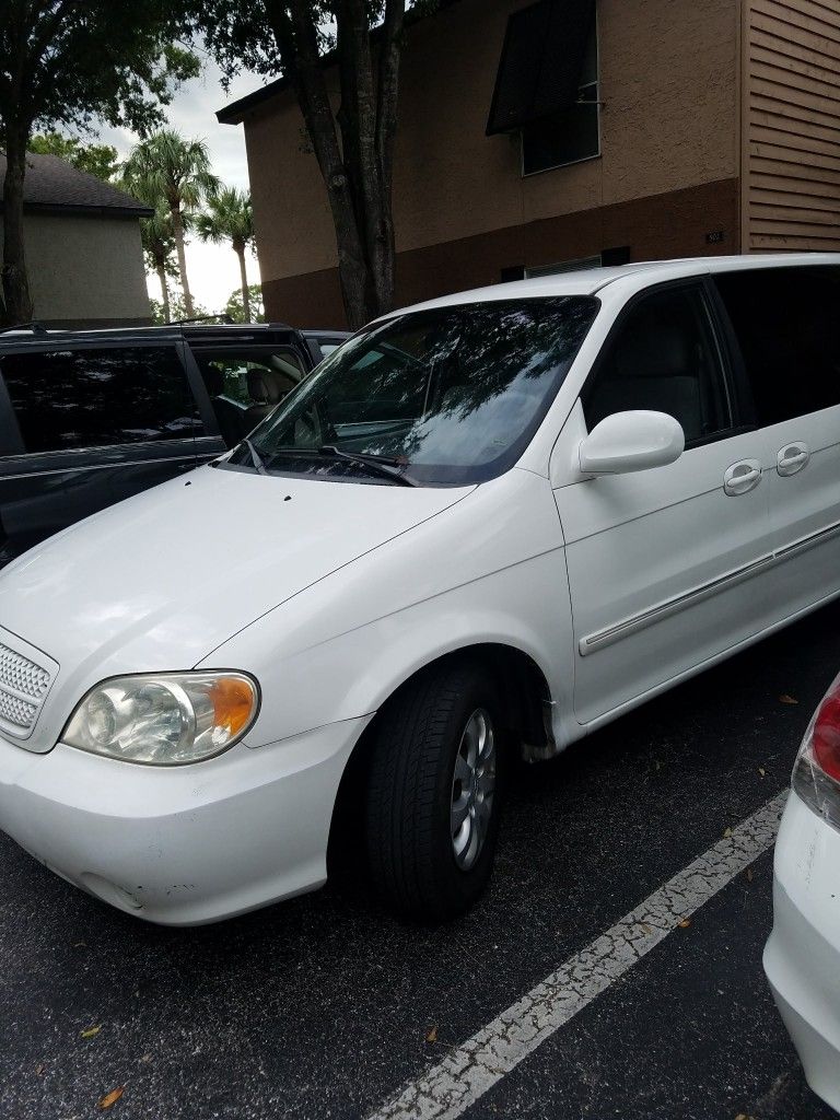 2004 KIA Sedona