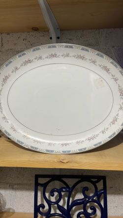 Large serving dish