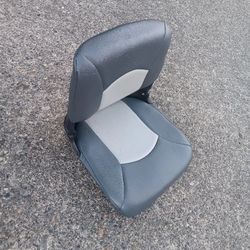 Tempest Folding Boat Yacht Seat With Cover Almost New Condition. For Pick Up Fremont Seattle. No Low Ball Offers Please. No Trades 