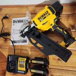 Dewalt 20V 'Max XR' 21° Framing Nailer, Batteries, Charger