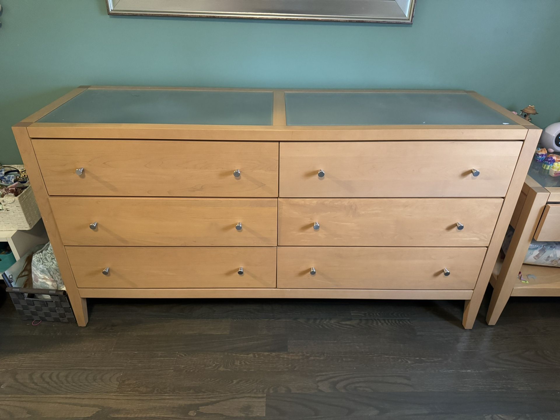 Baronet Dresser