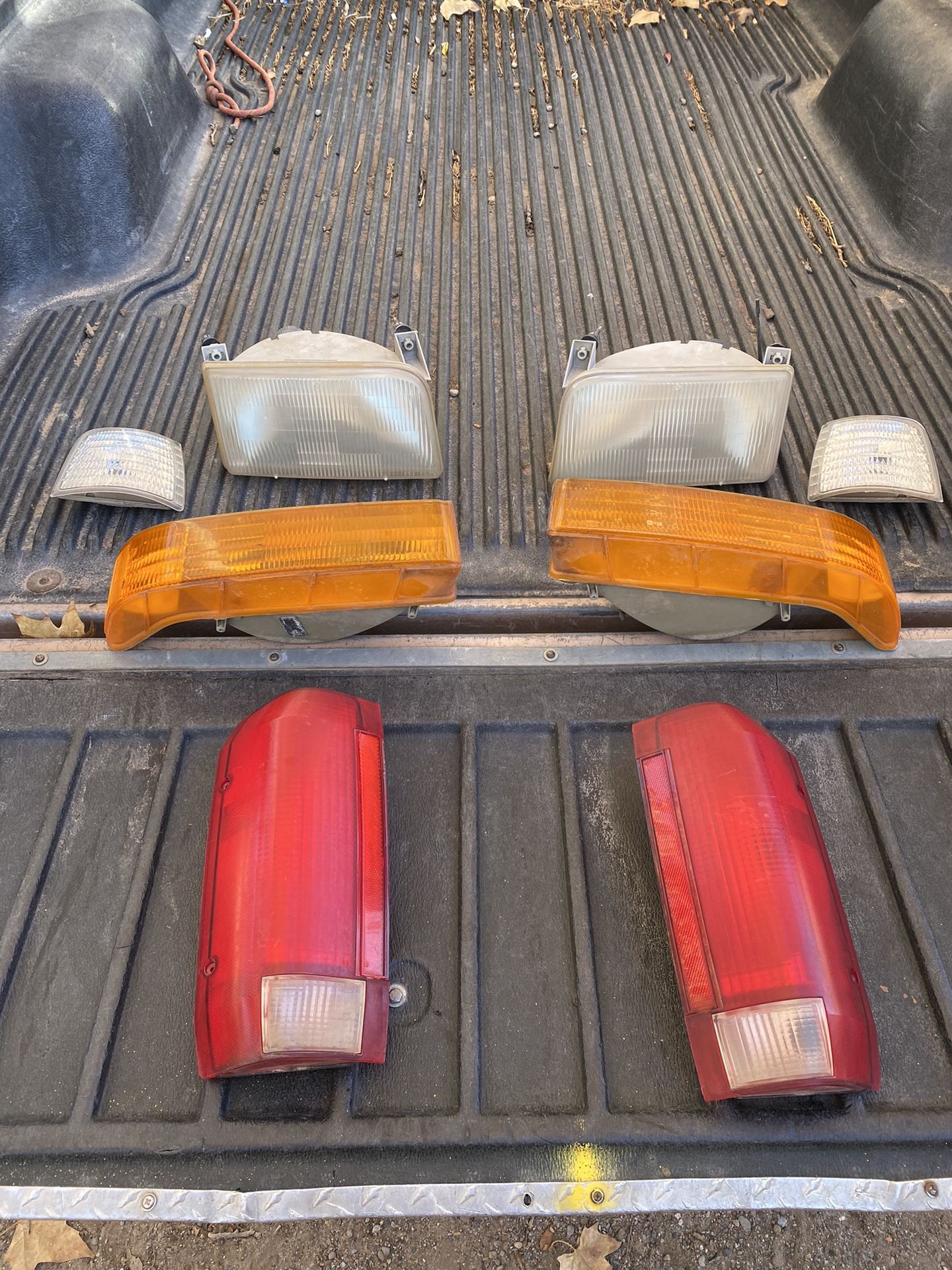 Set Of Lights 96 Ford F Series