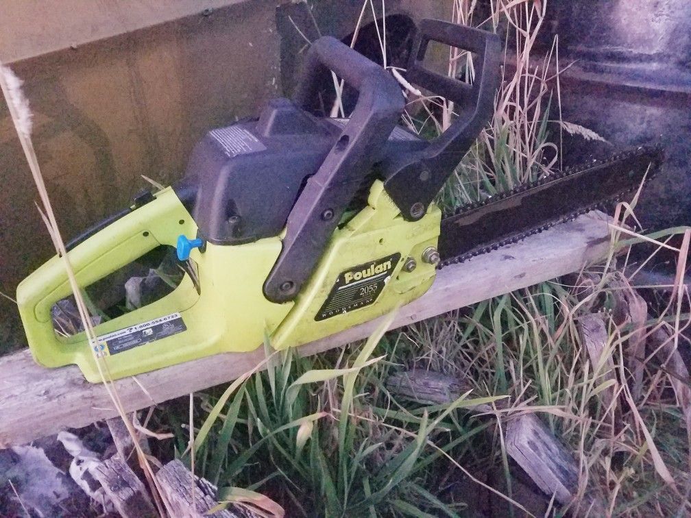 Poulan 2055 chainsaw