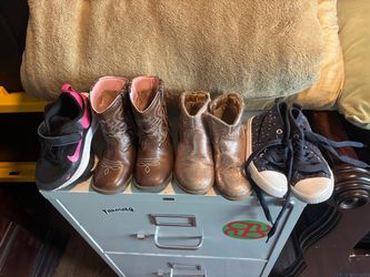 Little girls shoes/boots