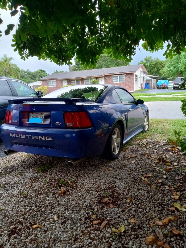 2004 Ford Mustang