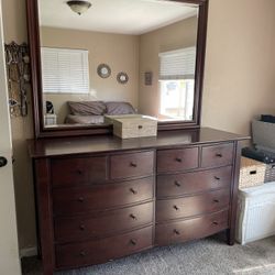 Dresser / Mirror/ 2 Night Stands