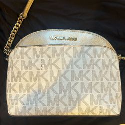 Michael Kors crossbody 