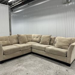 Comfy Nice Beige, Sectional Couch🔥🔥🔥