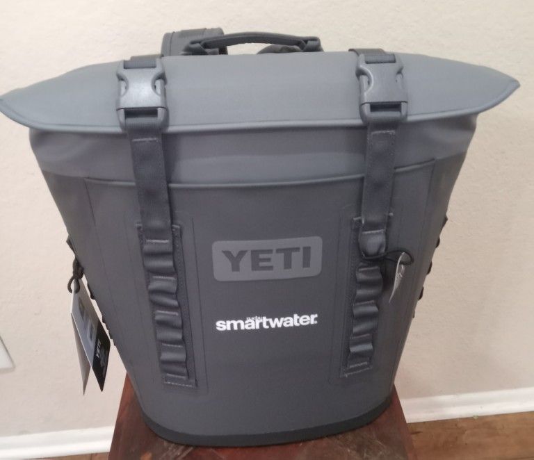 Yeti Hopper M12 Soft Backpack Cooler
