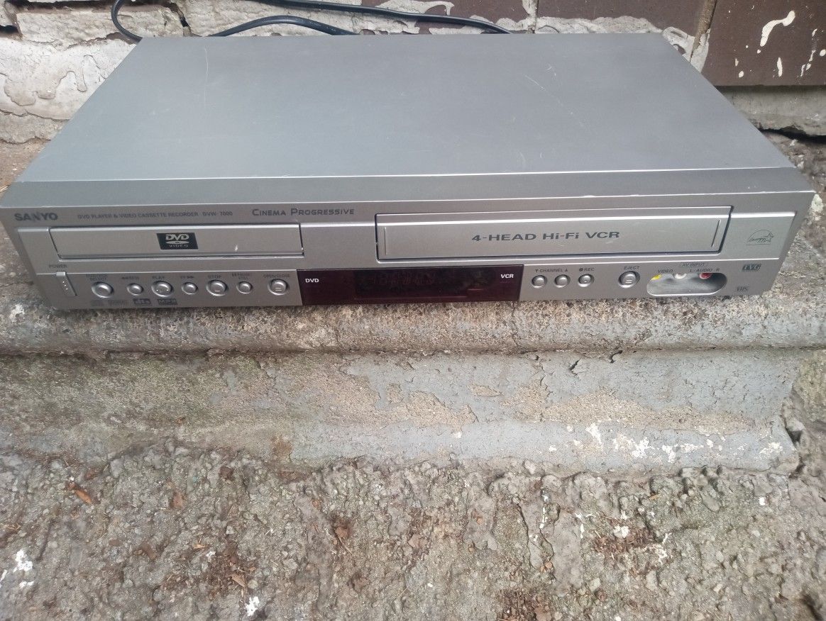 Sanyo Combo Dvd Vcr Player