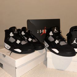 Jordan Retro 4 Thunder 