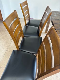 6 seater Dining table(extendable to 60 inch)