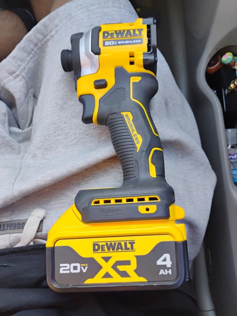DeWalt 20 V Brushless With 20v XR Battery