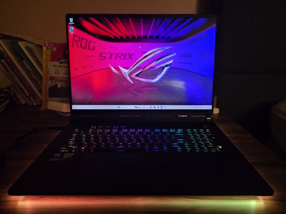 LIKE NEW Asus ROG Strix scar 18" 5090+275hx Price Is FIRM