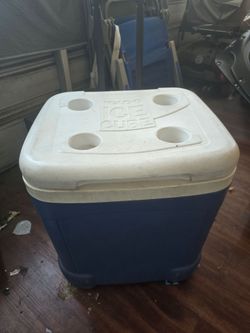 Igloo ice chest