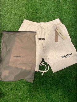 Light oatmeal essential shorts