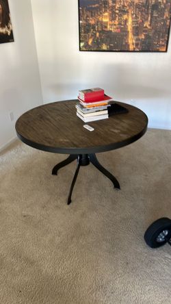 Round Table