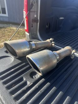 2019 - 2024 RAM 1500 OEM DUAL EXHAUST TIPS