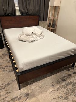 Full size bed with mattress