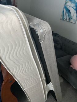 Queen size mattress and box