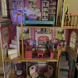 Large Doll House