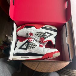 Jordan 4 Fire Red