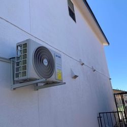 Minisplits Marca YORK ❄️❄️❄️❄️❄️❄️❄️❄️❄️❄️❄️❄️❄️❄️refrigeración y calefacción 🥵🥵🥵🥵🥵🥵🥵🥵🥵🥵🥵🥵🥵🥵🥵🥵🥵🥵🥵🥵🥵 Cuenta con 4 velocidades  1 a