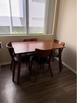 Modern 5-Piece Dining Table Set
