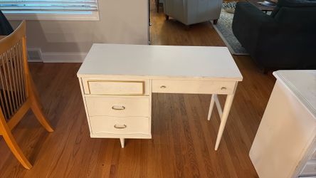Kid desk