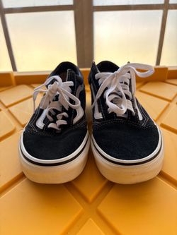 Black Vans old Skool