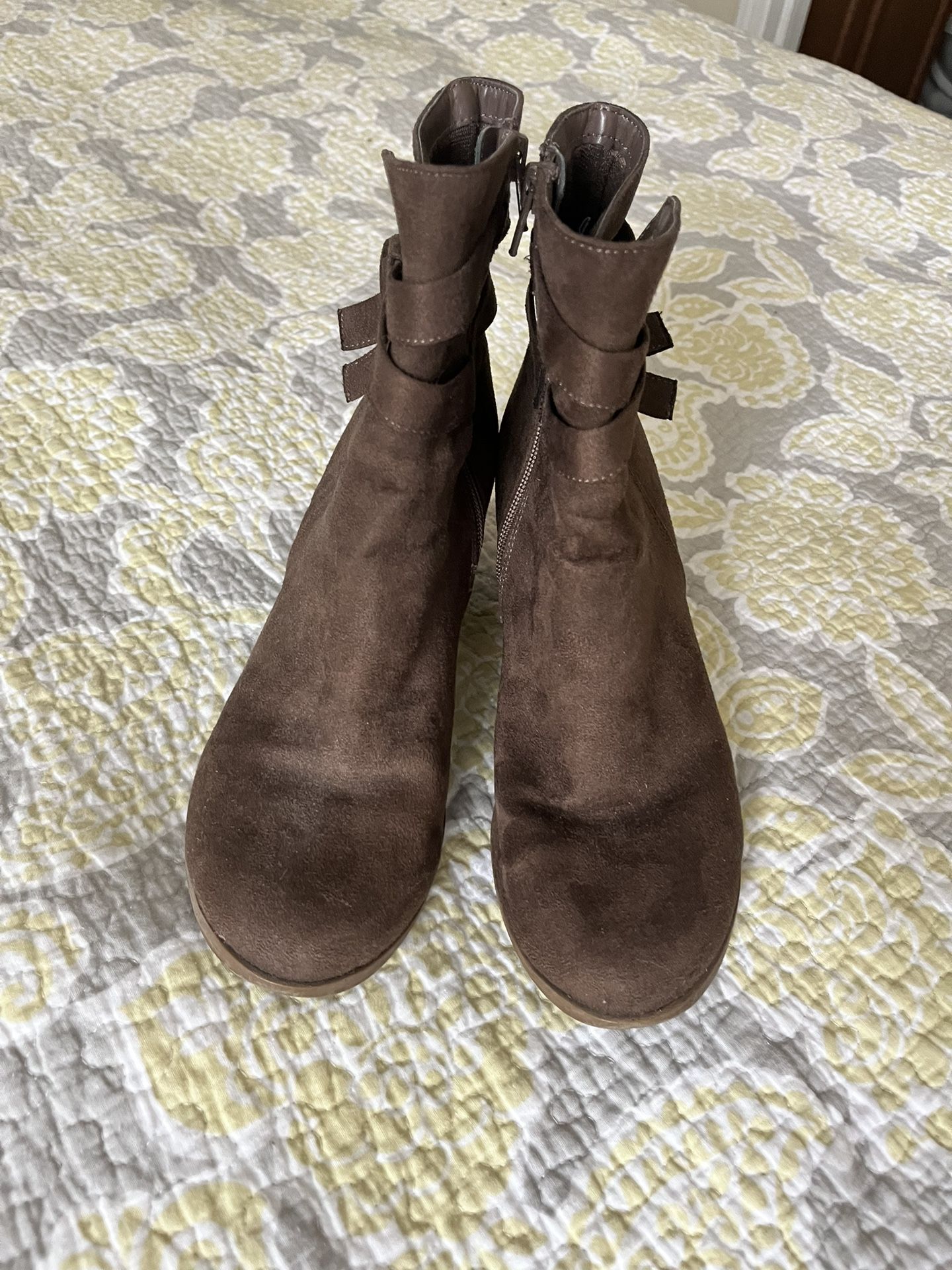 Adorable Suede Boots!!!