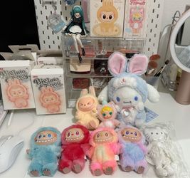 Labubu/cinnamon roll plushies