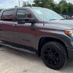 2018 TOYOTA-TUNDRA 
