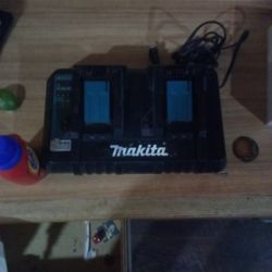 Makita Charger 
