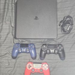 256GB PS4 Slim + Controllers 
