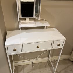 Nice New Clean Vanity 